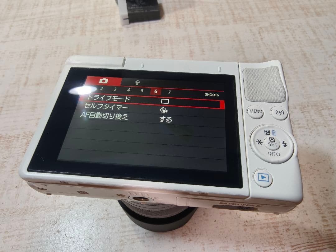 Canon EOS M10 ミラーレスカメラ ホワイト