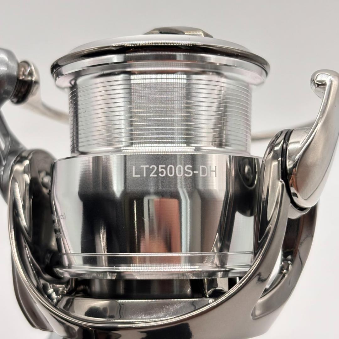 【ほぼ未使用】 ダイワ 22EXIST LT2500S-DH ダブル 61095