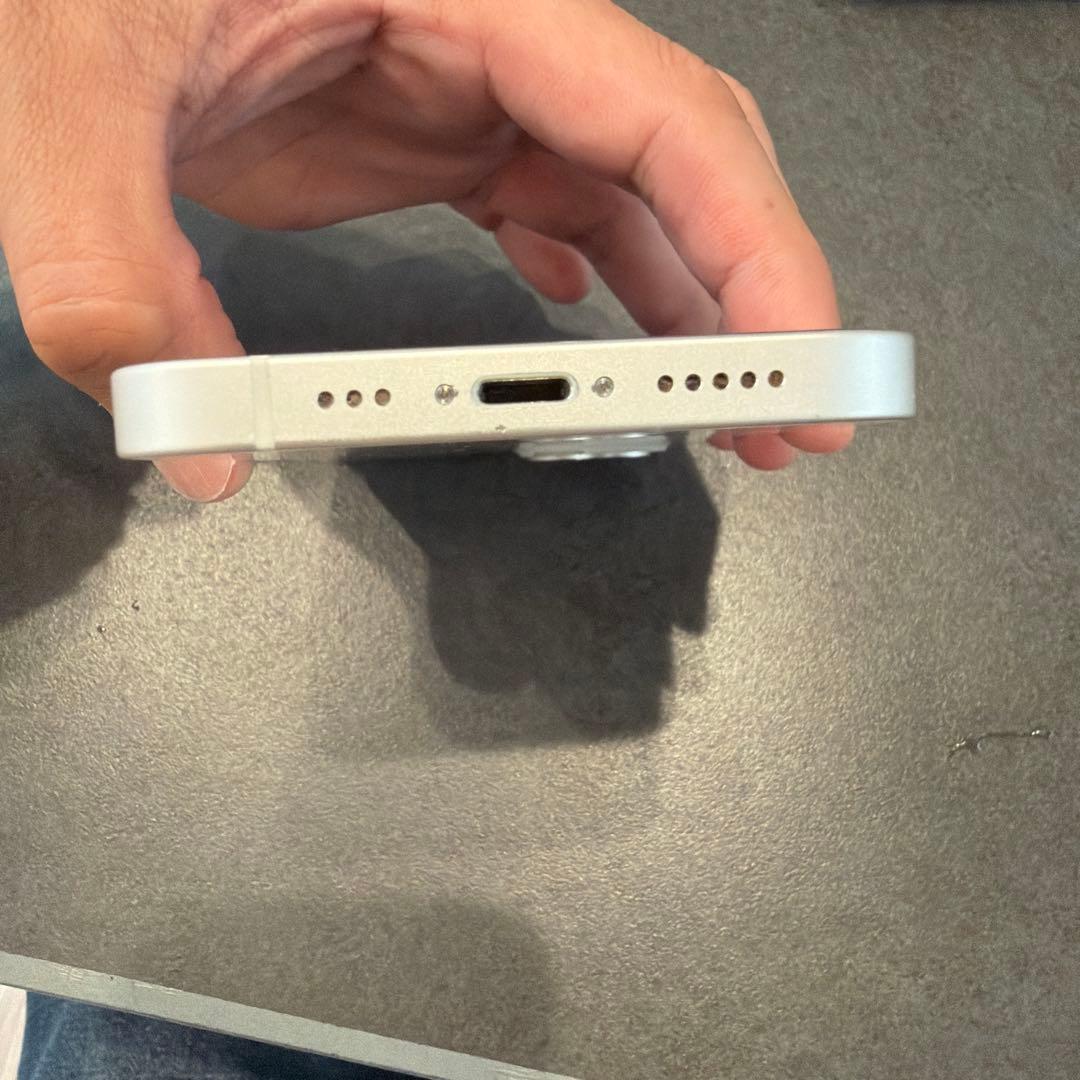 Apple iPhone 13 スターライト 本体　256GB