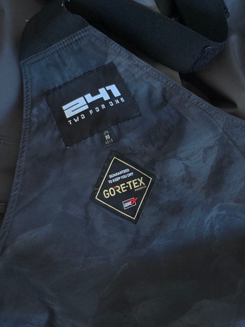 241 GORE-TEX 2Lビブパンツ スノーボードウェア