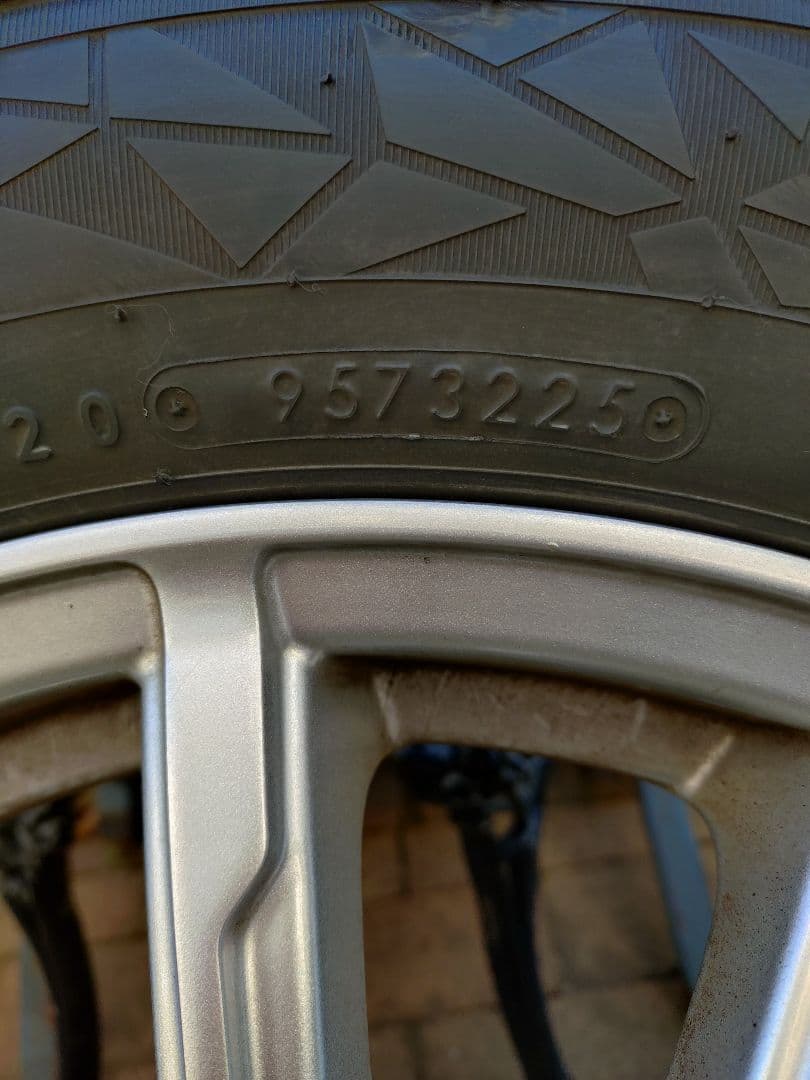 バリ溝　スタッドレス　アルミ　GIZ2 205/60R16 4本 走行千㎞未満