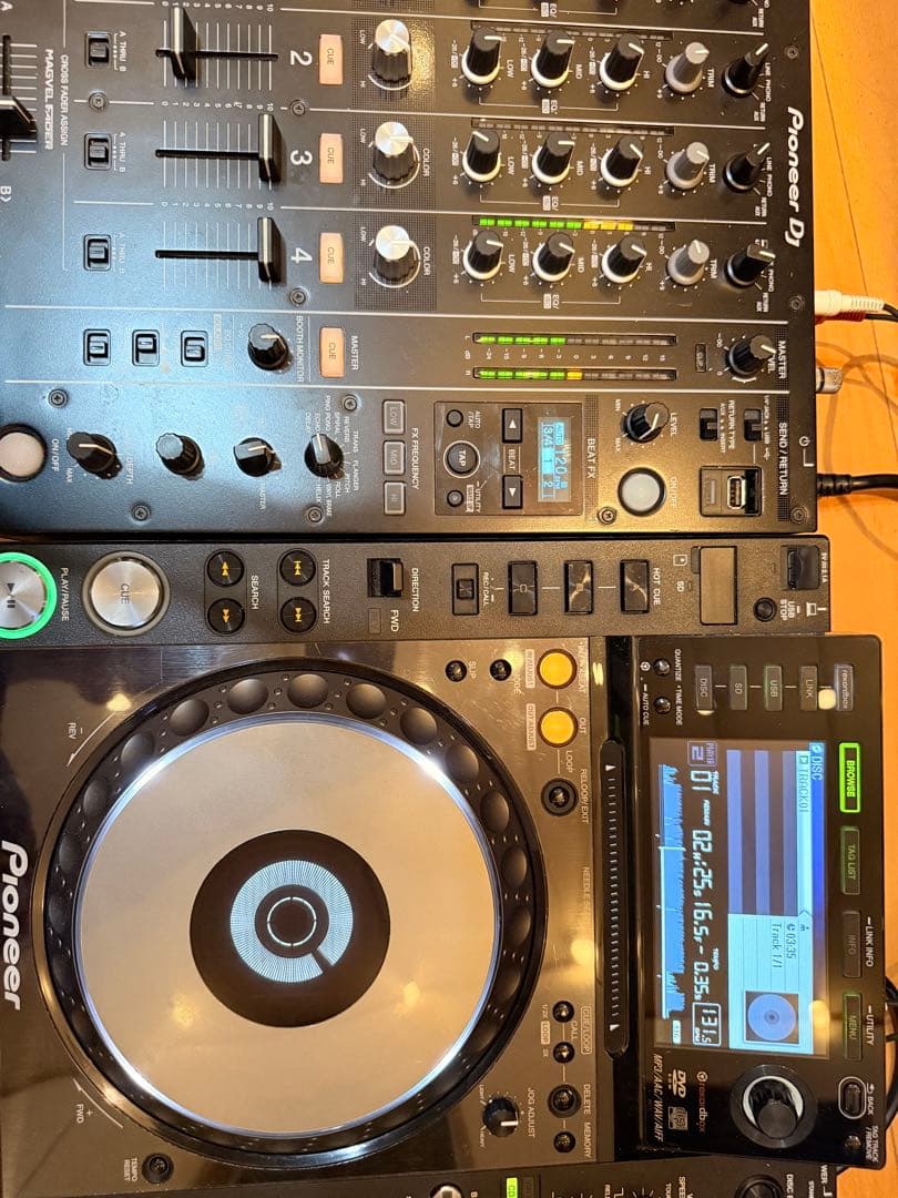 Pioneer CDJ-2000 nexus ジョグダイヤル液晶に使用感あり