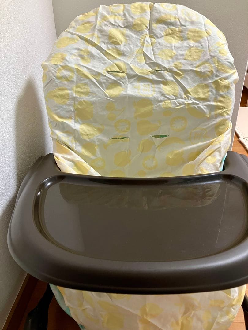 combiコンビ ネムリラ 4キャス オートスウィング ハイローチェア