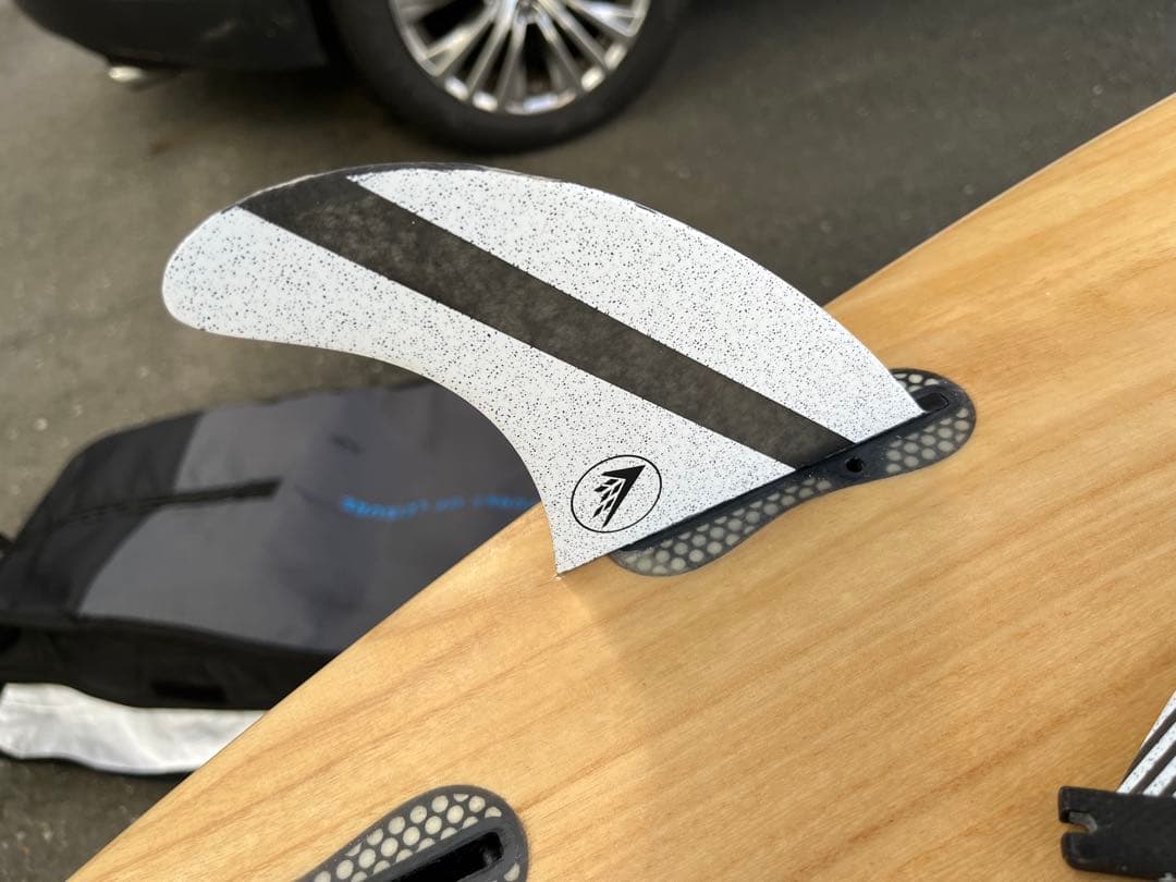 ミッドレングス6.10f 56.9Lファイヤーワイヤー ハードケースフィン5枚付