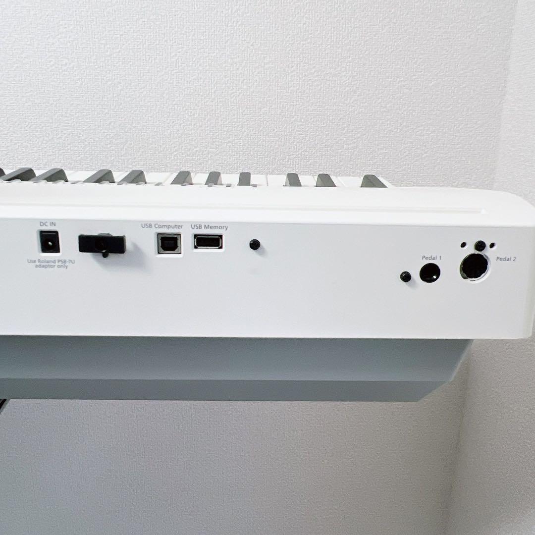 2023年製 Roland FP-30X 電子ピアノホワイトスタンドペダル 楽譜