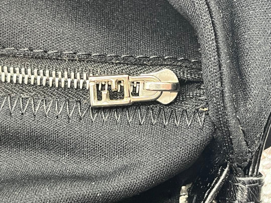 【美品】FENDIフェンディ マンマバケット ブラック　シルバー金具