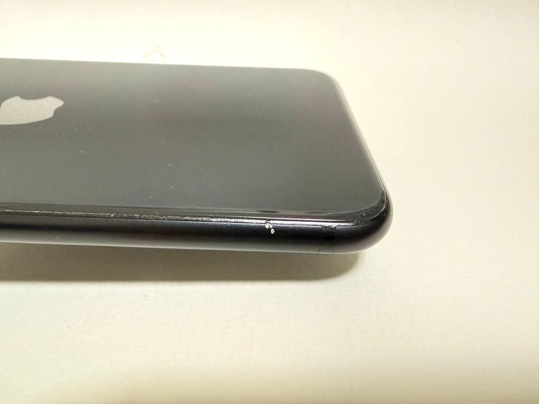 iPhone SE 第2世代　64GB