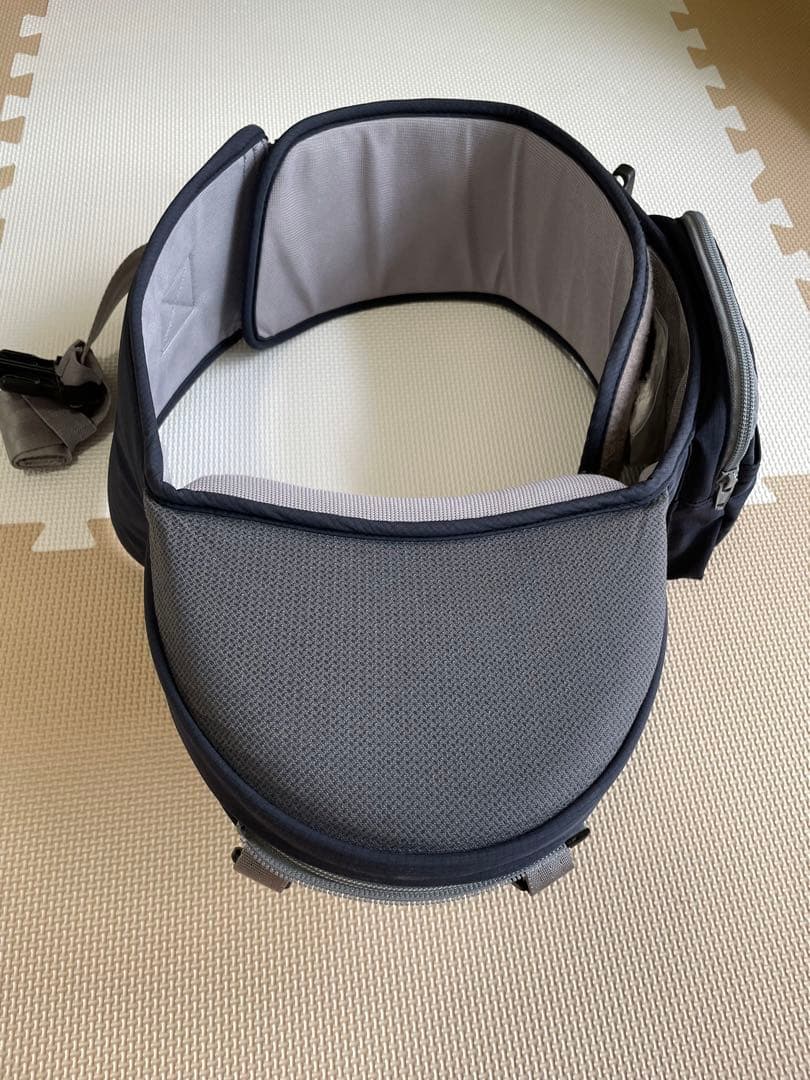 【美品】ミキハウス×ポグネー ベビーキャリア 抱っこひも 星柄 チャコールグレー