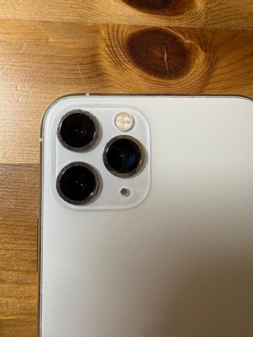 iPhone 11 Pro 256GB シルバー バッテリー70