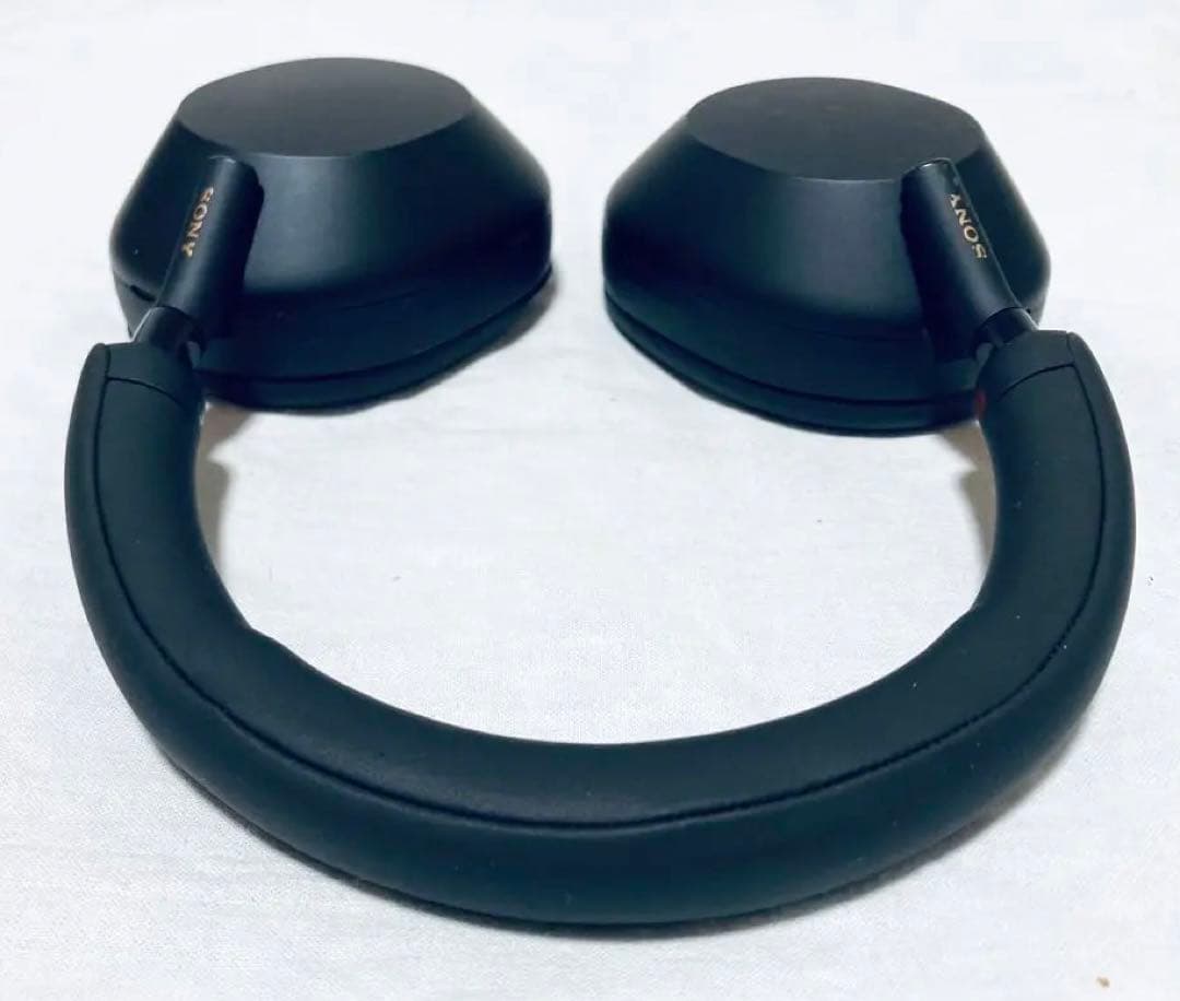 WH-1000XM5 ブラック ワイヤレスヘッドホン 収納ケース付