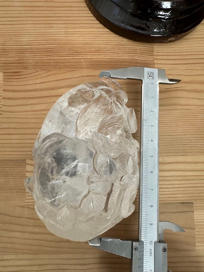 天然水晶 レインボー 彫刻 九尾狐 置物 台座付き