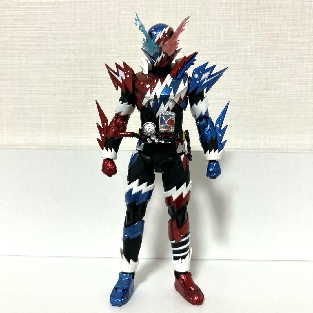 S.H.Figuarts 仮面ライダービルドラビットタンクスパークリングフォーム