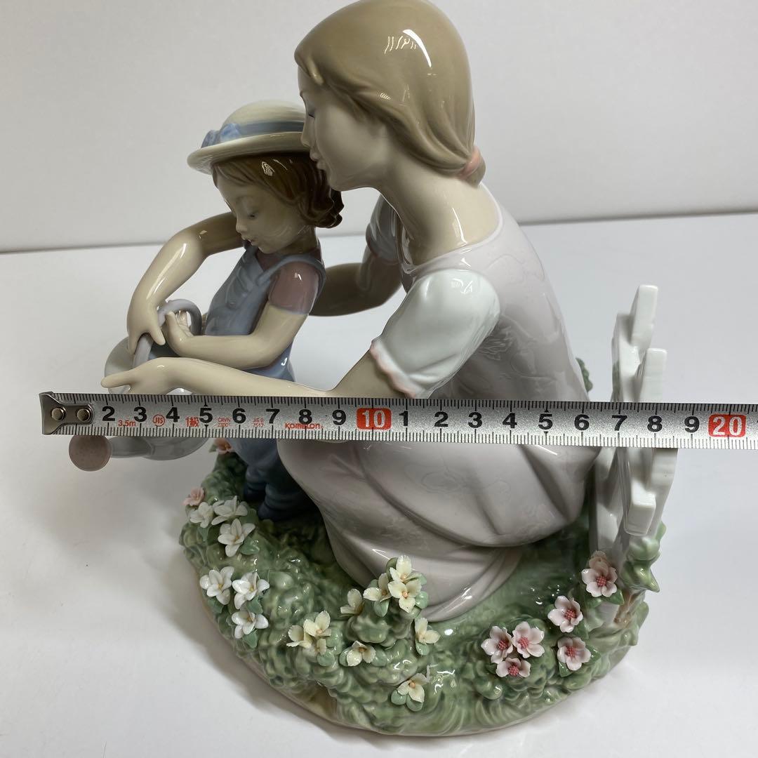 リヤドロ　ママのお手伝い　高さ23.5㎝　幅約21㎝　東な7-0921⭐︎1F