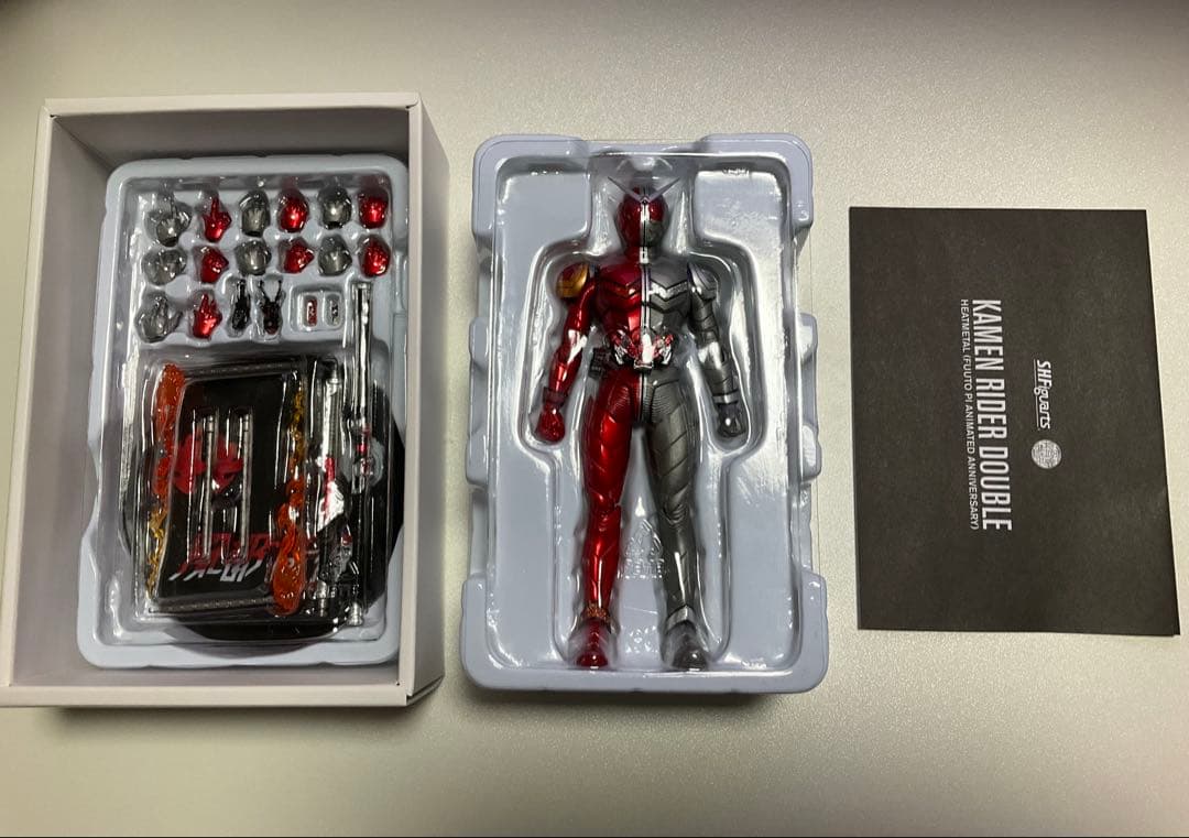 ピンクの猫様S.H.Figuarts真骨頂 仮面ライダーWヒートメタル 風都探偵