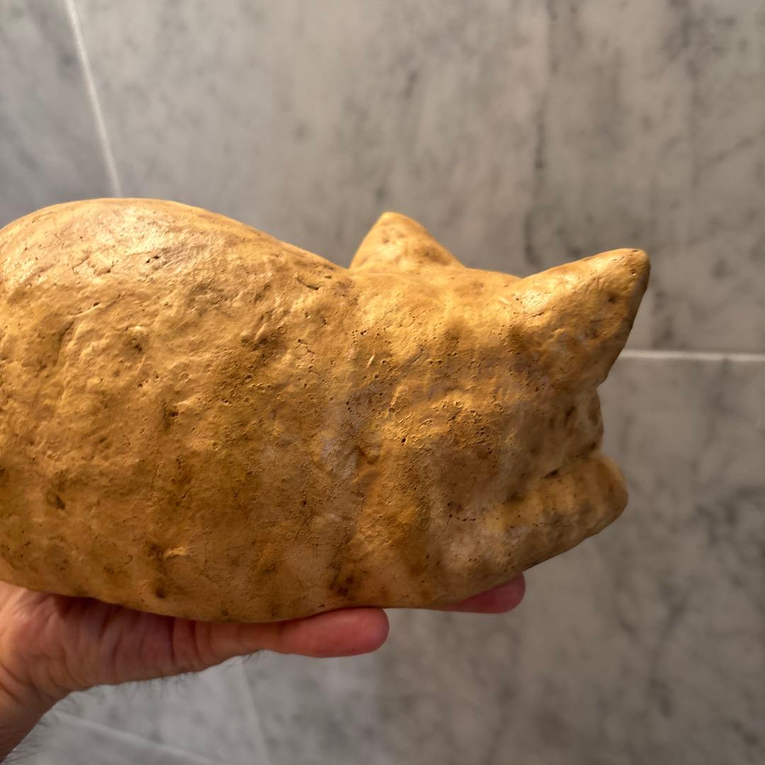 ヴィンテージ　手描きの瞳が美しいジブリ映画に出てきそうな猫の陶器オブジェ