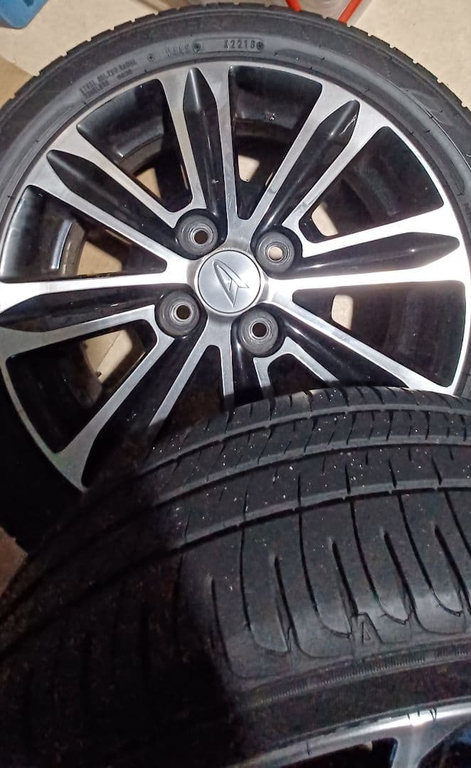 ダイハツ　タントカスタム　純正ホイール　4本