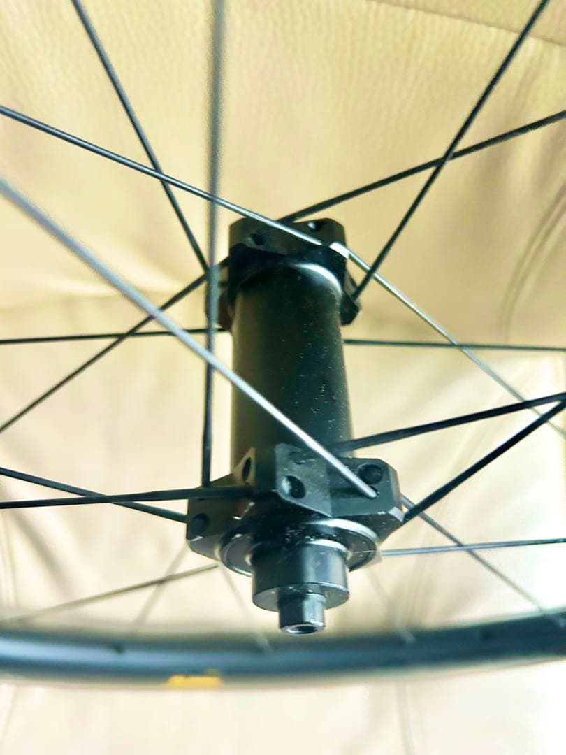 ◆鬼軽！カーボンホイールCarbon前輪◆640g！