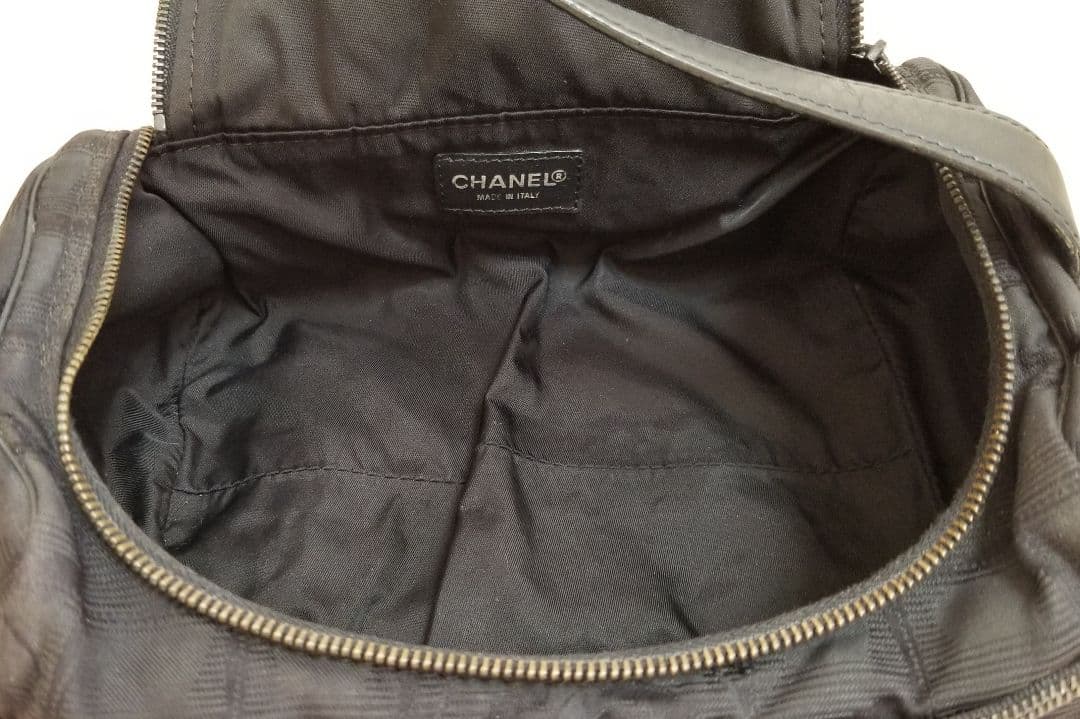 CHANEL ニュートラベルライン ハンドバッグ ポーチ ブラック