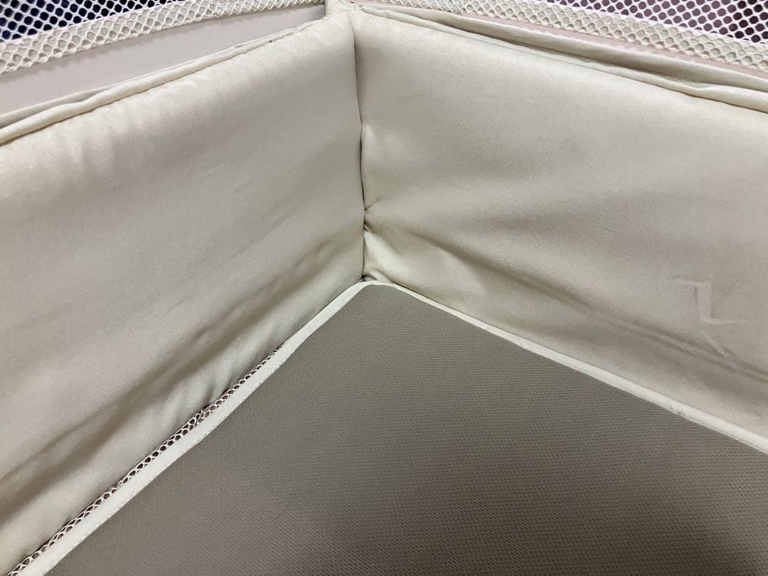 【メルカリ市値下】Apricaベビーベッドココネルエアープラスホワイトベージュ