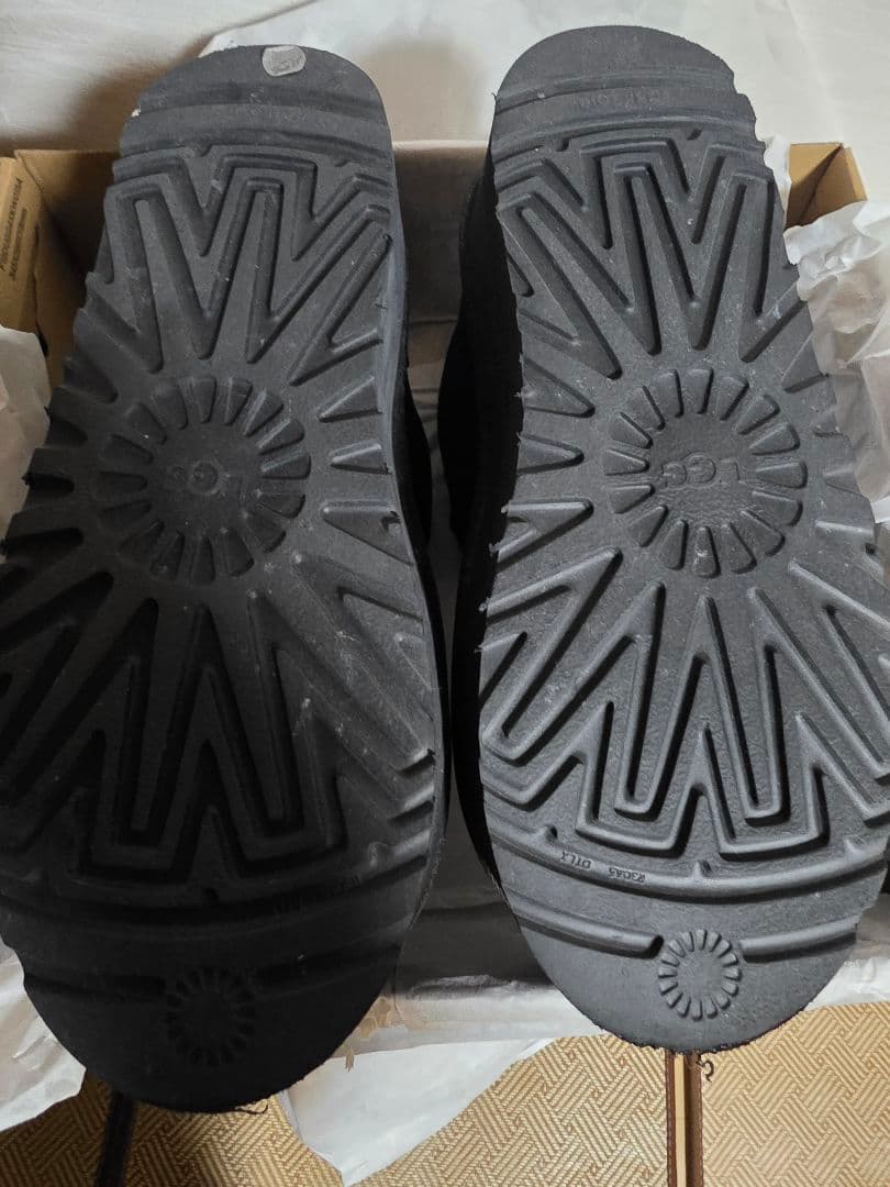 UGG ブラック ムートンブーツ 23（EU37）箱あり　美品