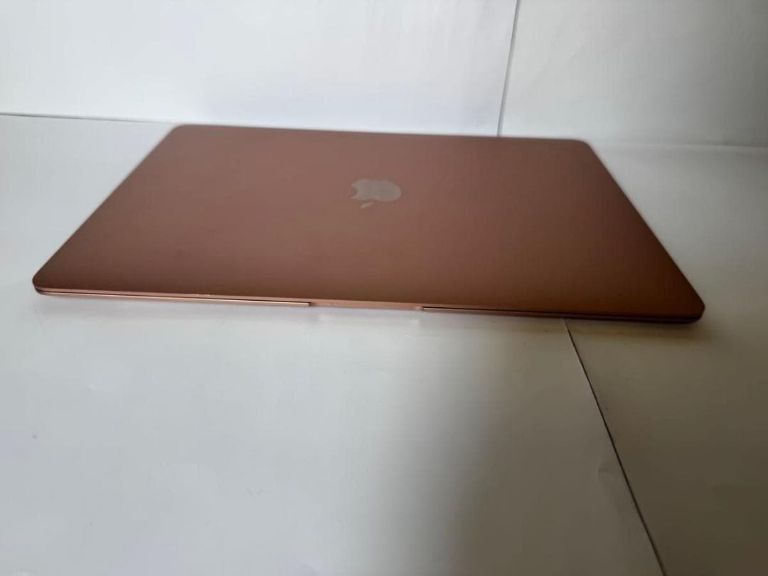 MacBook Air (Retina, 13-inch, 2019) ゴールド