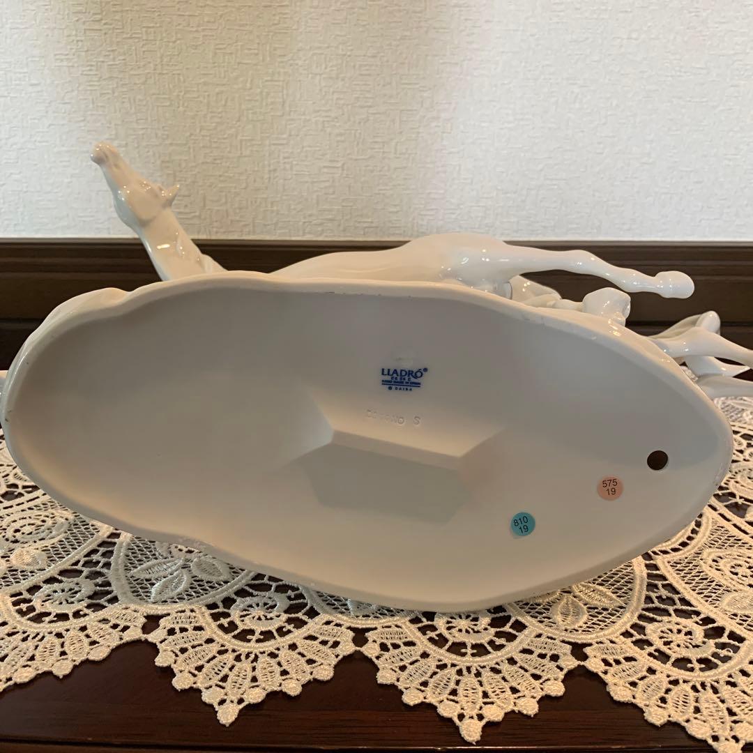 リヤドロ　　駆ける馬