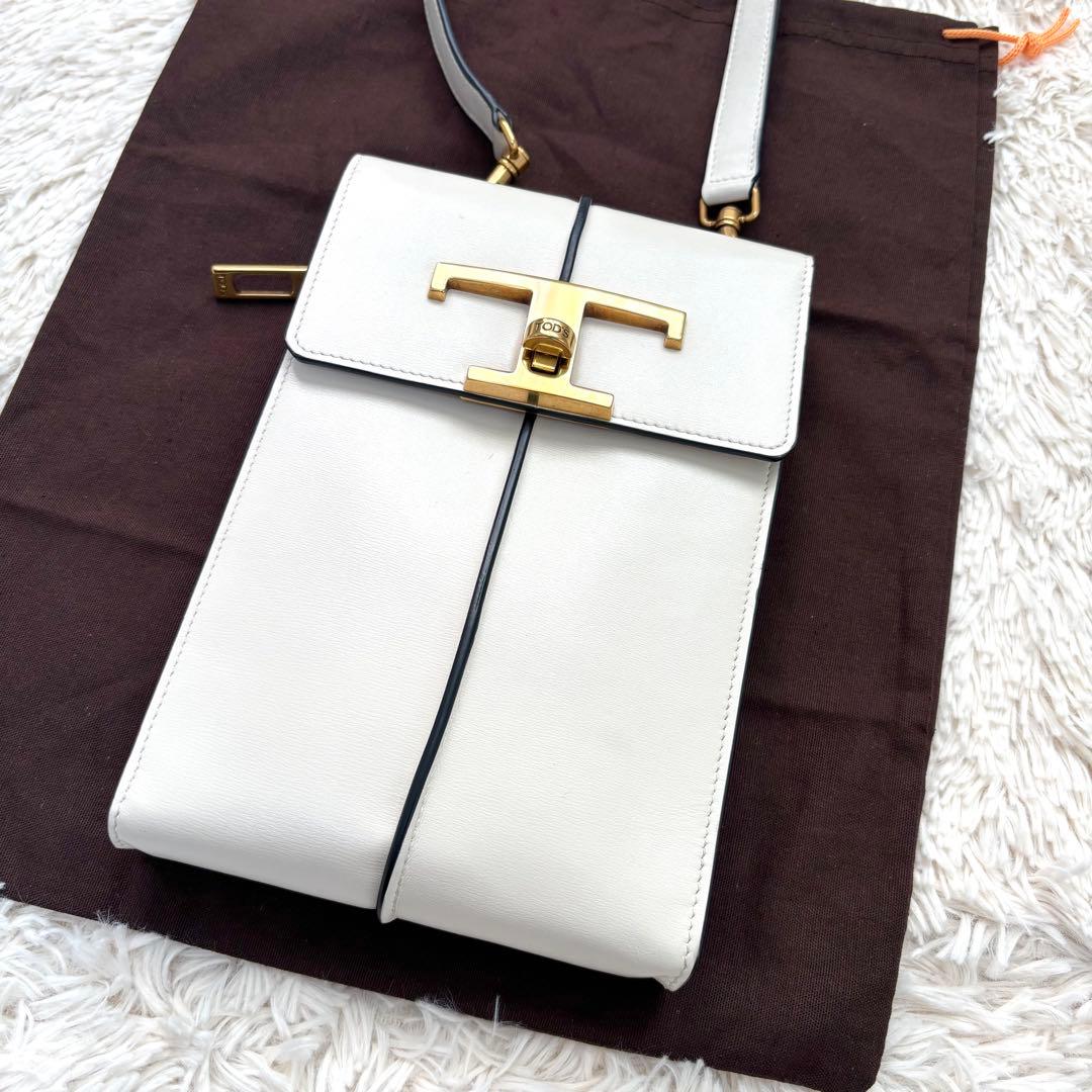 TOD'S トッズ スマホショルダーバッグ 金具 ロゴ金具 ロゴ型押し