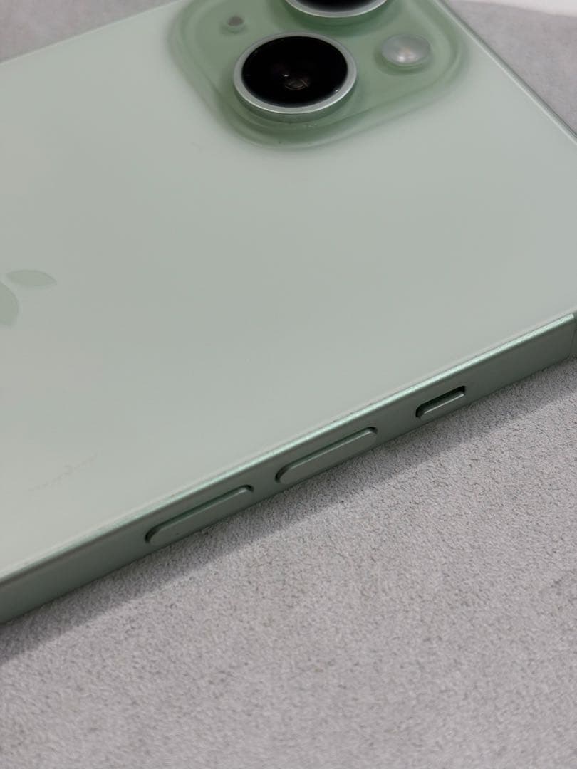 美品 Apple iPhone 15 カナダ版 512GB グリーン本体のみ