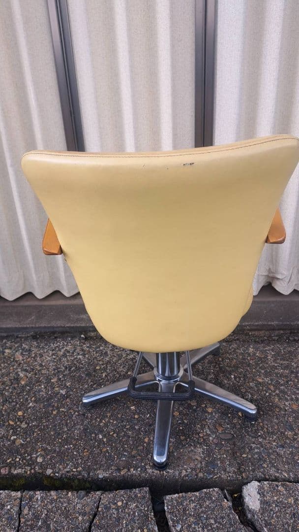 タカラベルモント　鏡　スタイリングチェア　美容室　理容室　引取限定　千葉県