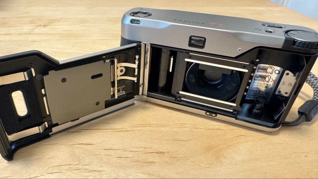 コンタックス CONTAX T2 コンパクトフィルムカメラ