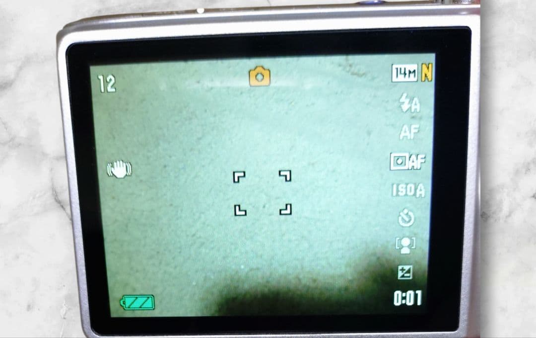 デジカメ　CASIO　EXILM　EX-H15 デジタルカメラ　シルバー　中古