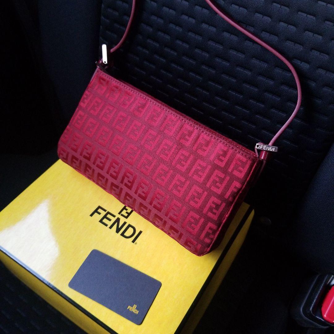 美品　FENDI ワインレッド ショルダーバッグ
