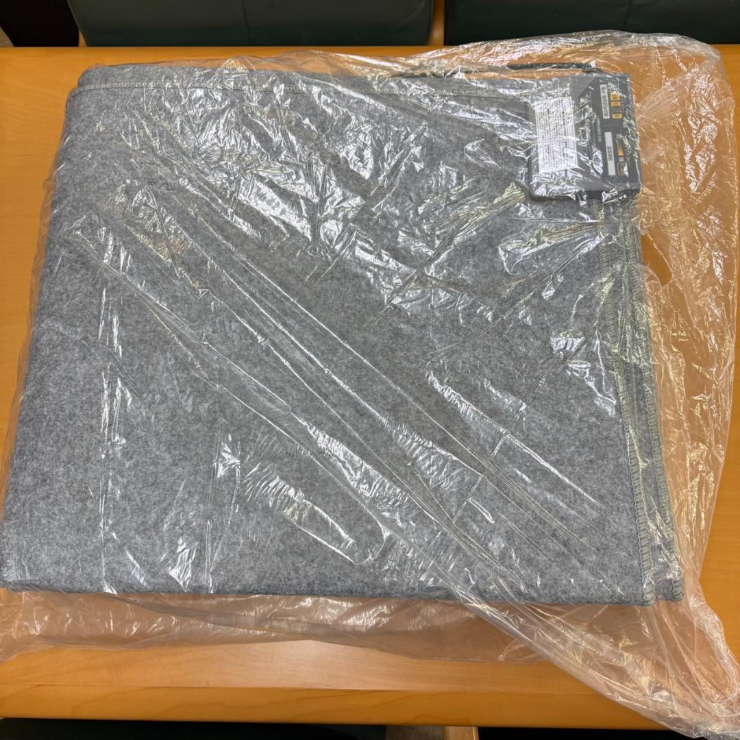 ★未使用　アイリスオーヤマ　ホットカーペット　IHC-30-H　3畳