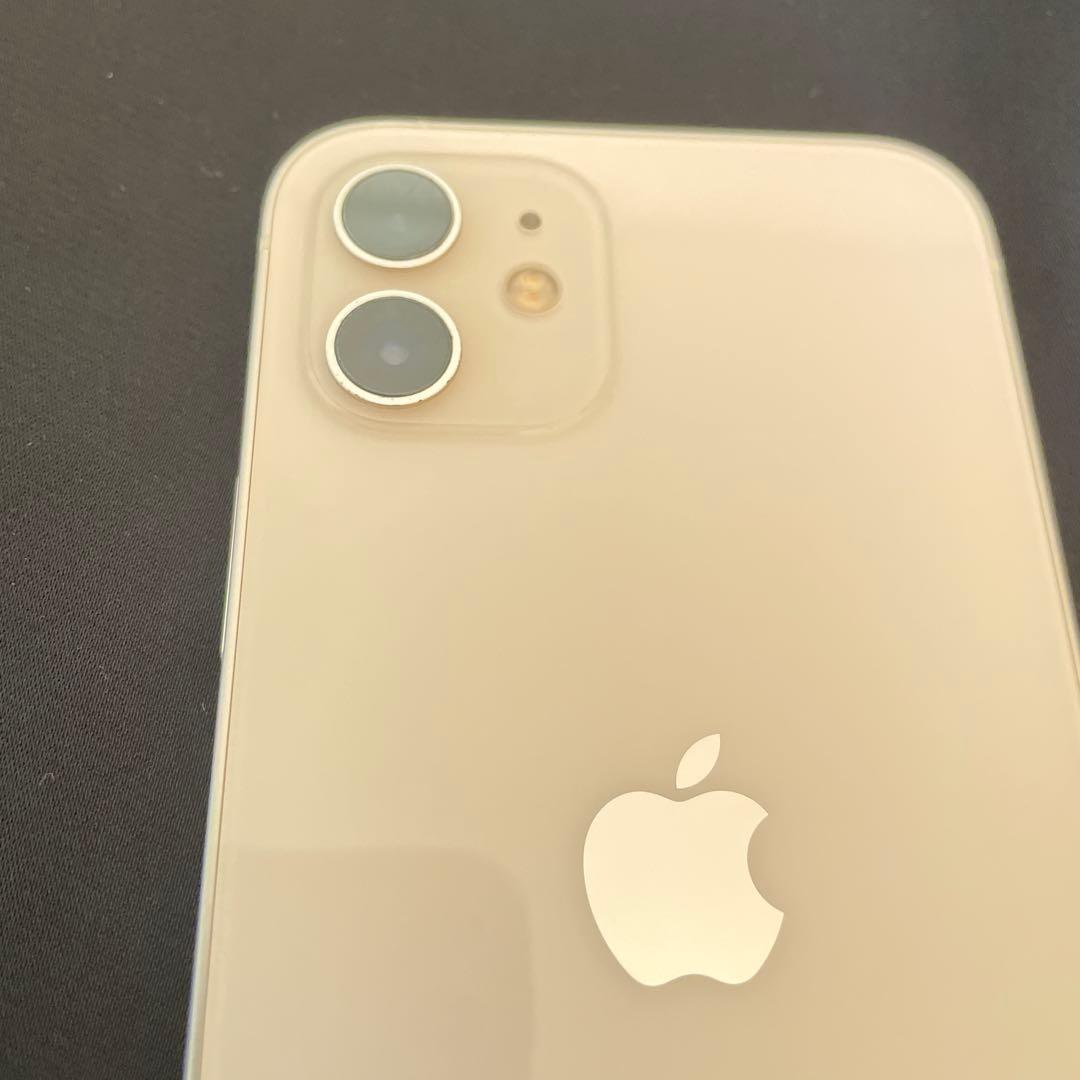 Apple iPhone 12 ホワイト 64GB SIMフリー　ケース付き