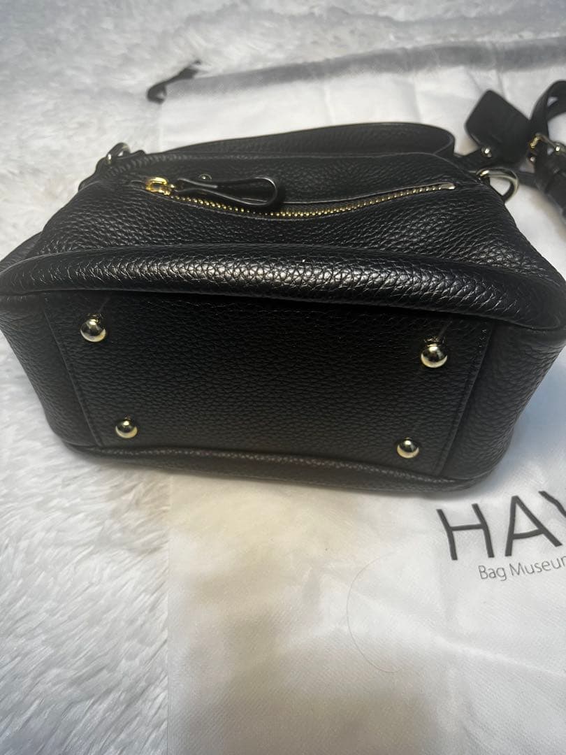 【美品】ヘイニ　ベイビーロシェ　ショルダーバッグ　本革　黒　金具金