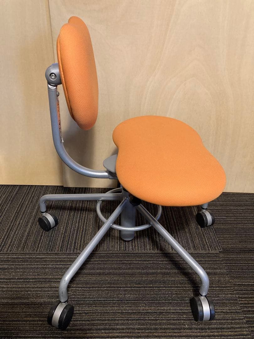 ITOKI イトーキ タシットチェア オレンジ 細江勲夫　デザイナーズ　モダン