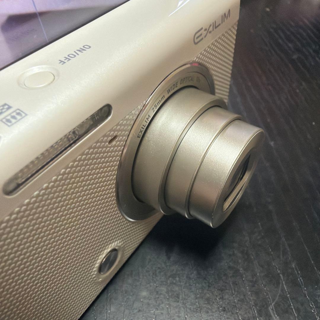 美品 カシオ EXILIM EX-ZR70WE ホワイト