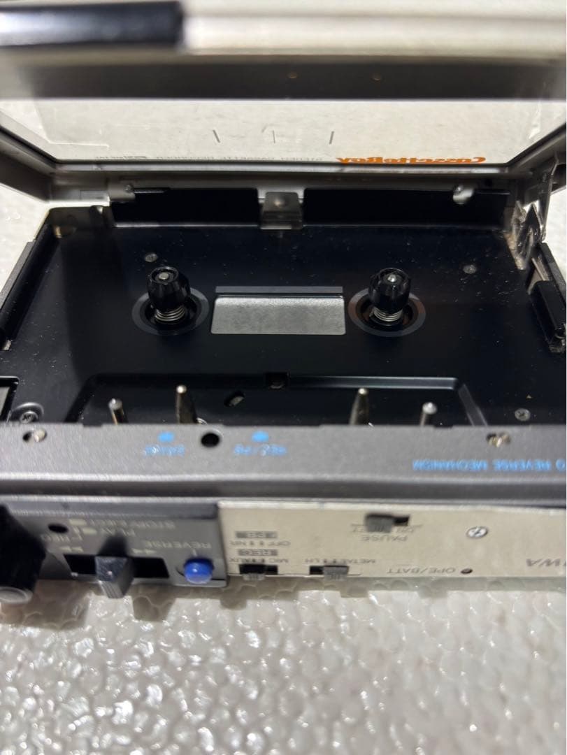 AIWA カセットボーイHS-F2 カセットプレーヤー オートリバース　ジャンク