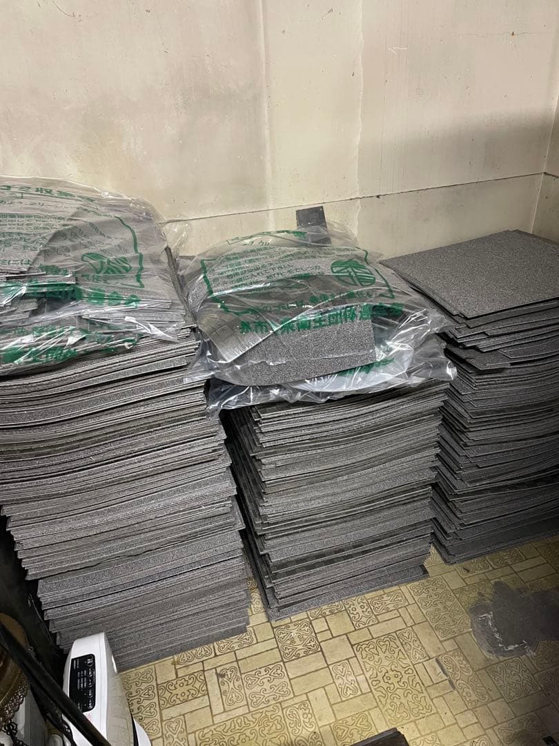 大量タイルカーペット グレー　宮城　150枚