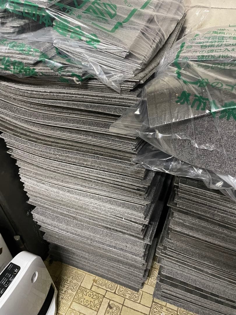 大量タイルカーペット グレー　宮城　150枚