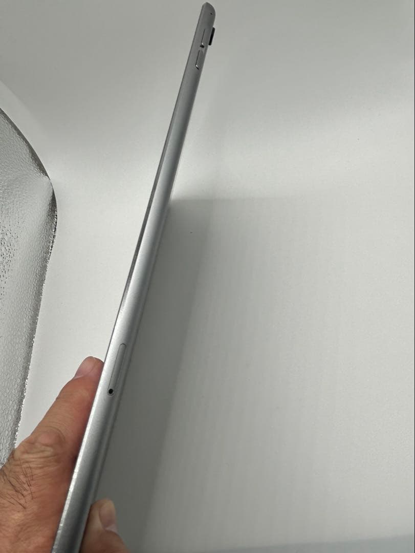 iPadpro 9.7 32GB SIMフリー　サードパーティペン付き