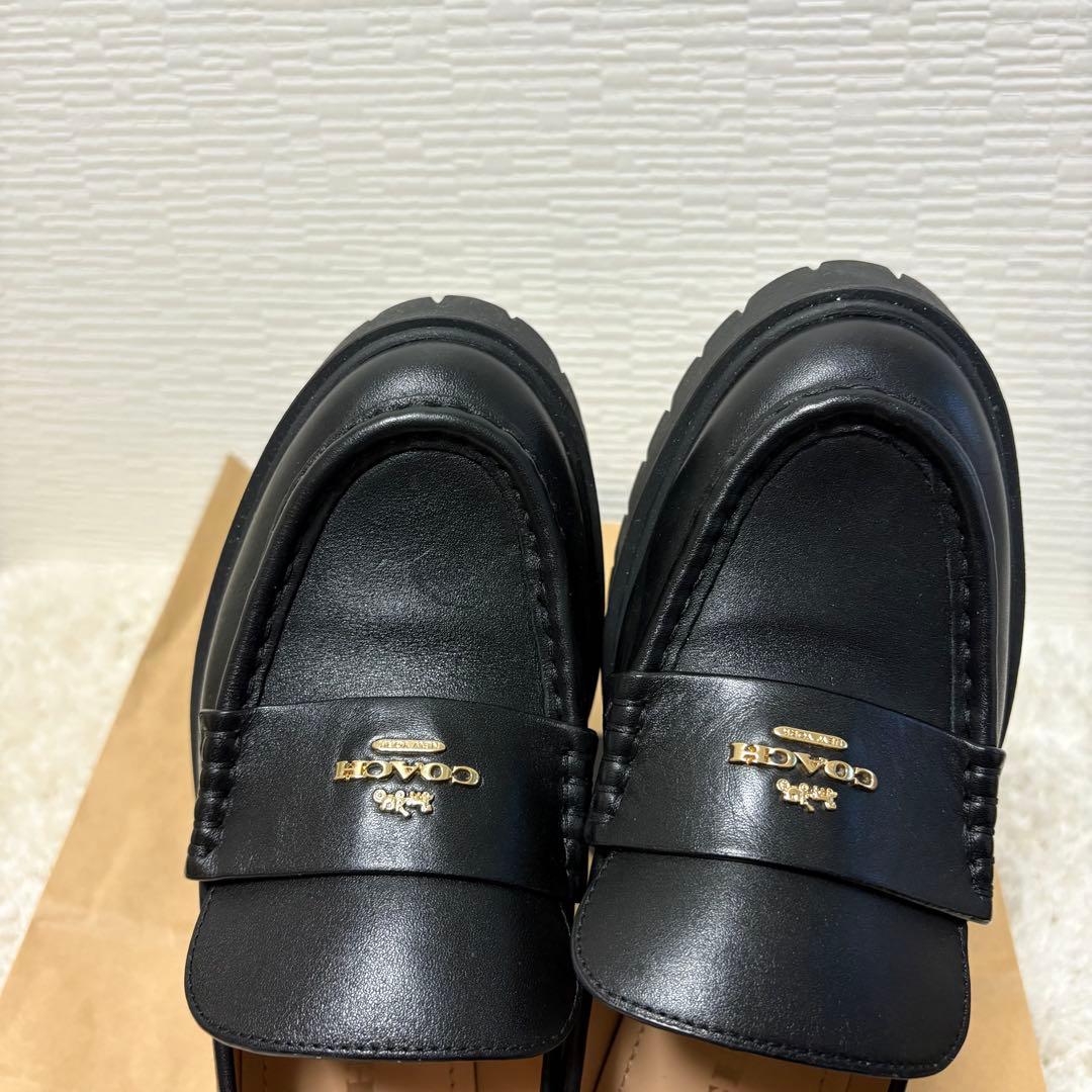 COACH ルーシーローファー
