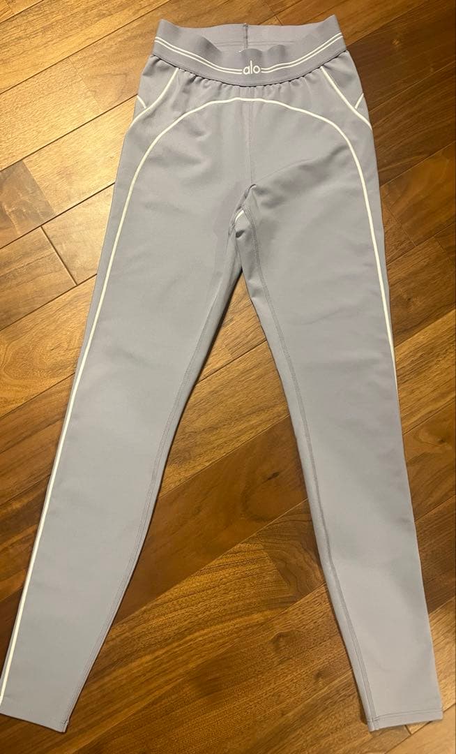 aloレギンス　新品　XS