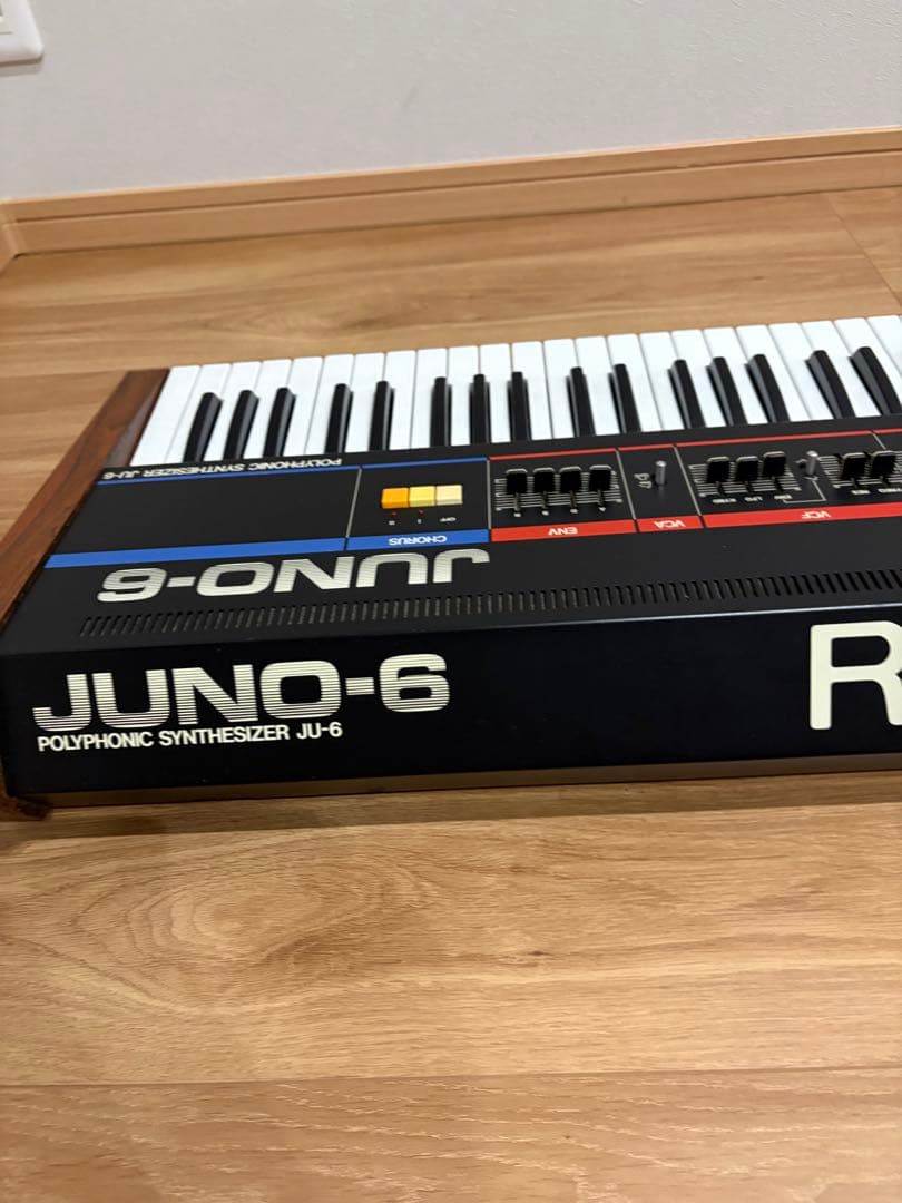 Roland JUNO-6 ポリフォニック・シンセサイザー