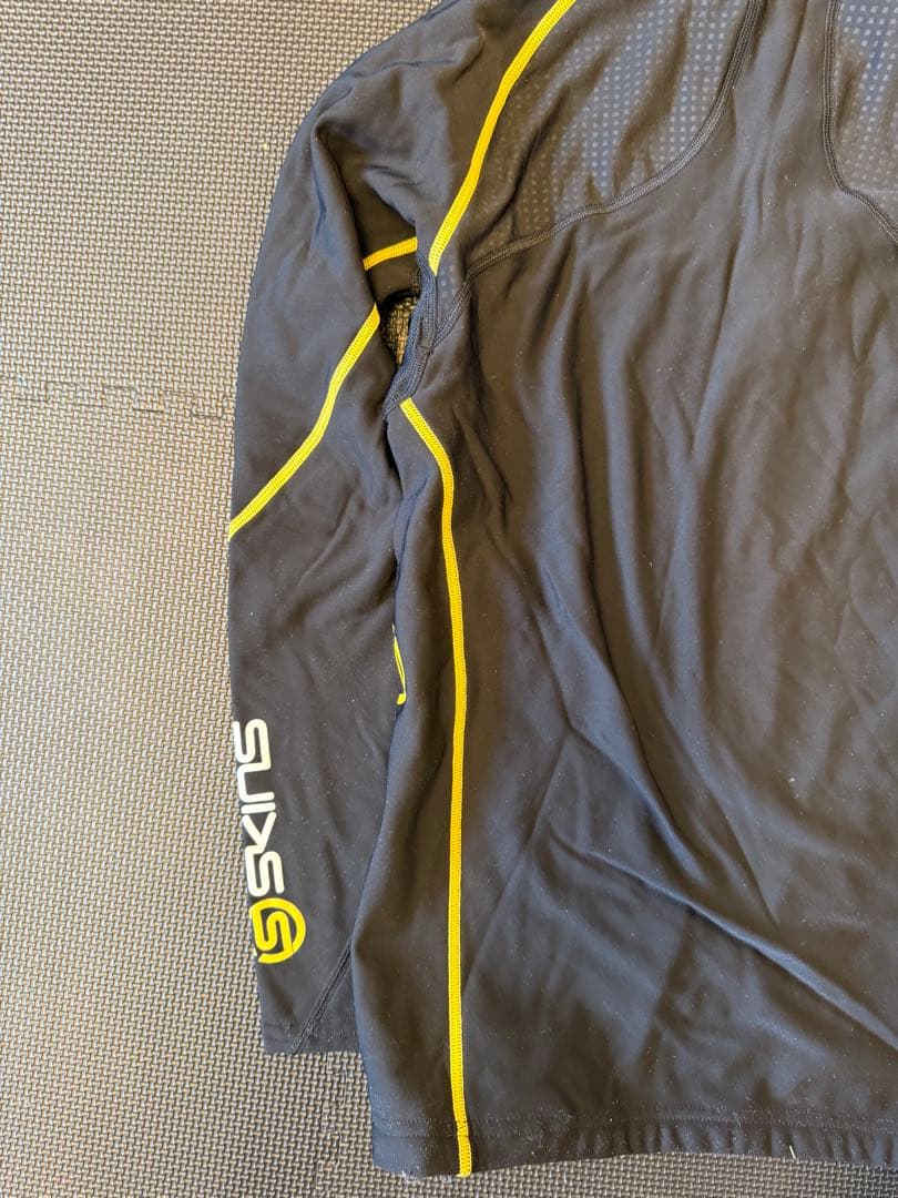 SKINS A200 コンプレッションウェア Lサイズ ハーフジップ 上下セット