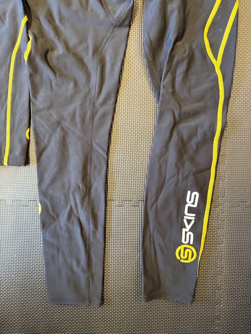SKINS A200 コンプレッションウェア Lサイズ ハーフジップ 上下セット