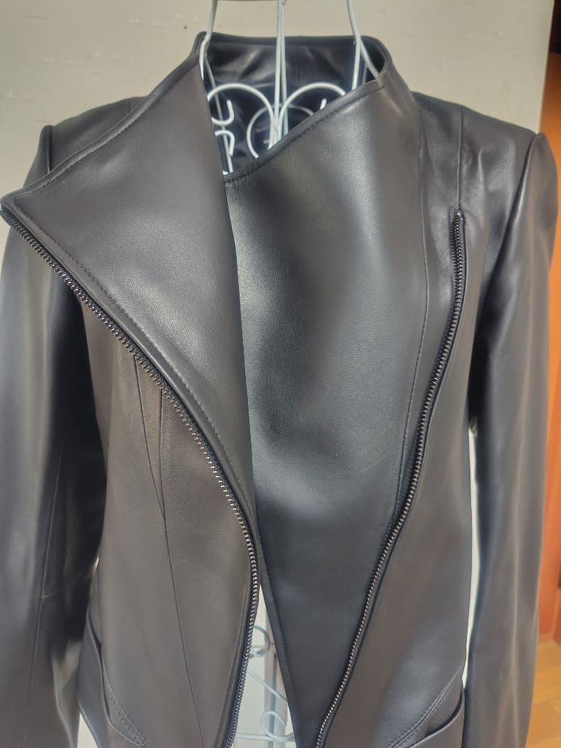 カズちゃん様！ライダーズジャケットレディ新品未使用と花柄セットアップドレスの2点