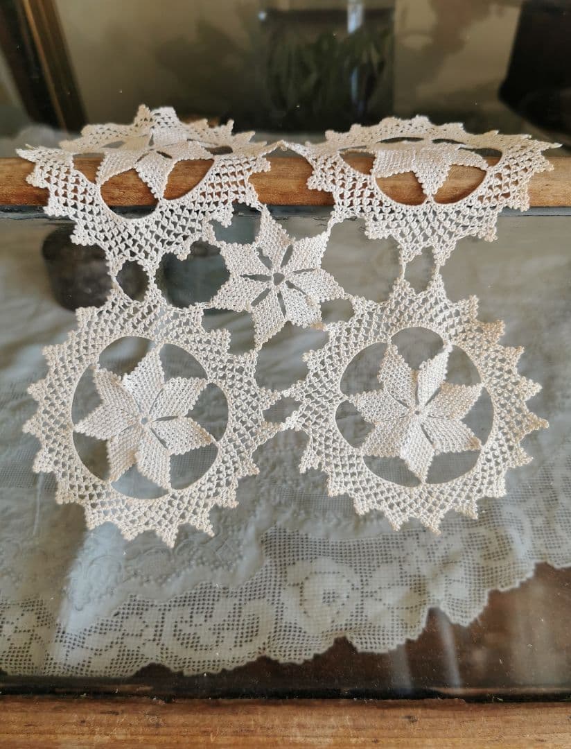 アンティーク アルメニアンレース 5ピース繋ぎのドイリー 雪型 花型 クロス型✜