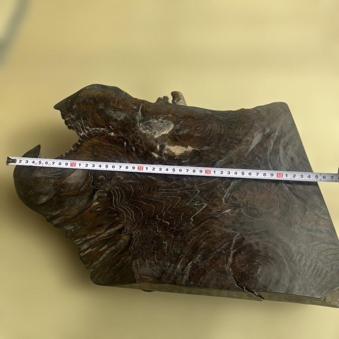 木製ダークブラウン置物 自然な形状