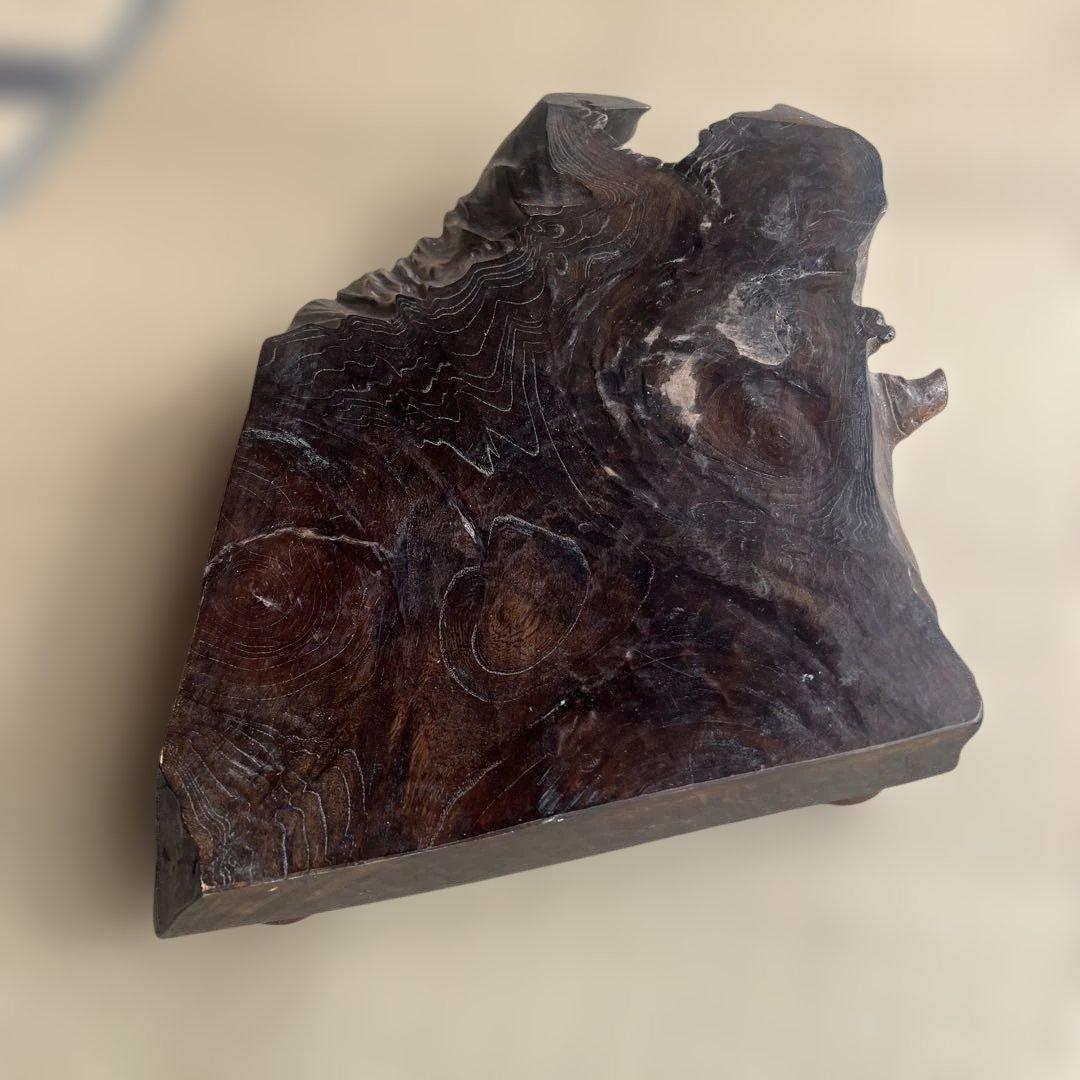 木製ダークブラウン置物 自然な形状